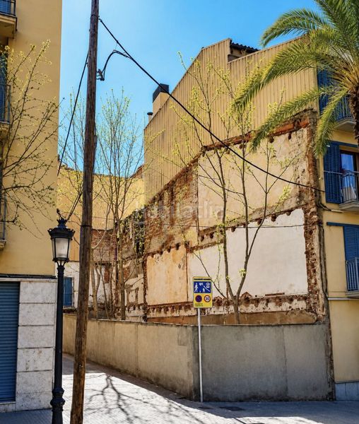 Foto 52d339f9-334b-4d9a-809a-98c3c1f83250. Terreny residencial a mur 76 a Martorell
