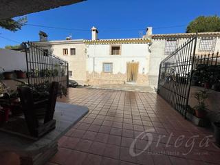 Casa a Cehegín. En venta casa con muchas posibilidades en una bonita pedanía de