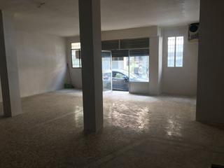 Local commercial à Cehegín. Se vende bajo comercial de 150m2 en el centro de cehegin, el baj