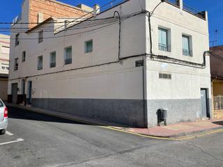 Casa a Cehegín. Se vende casa muy grande con muchísimas posibilidades,