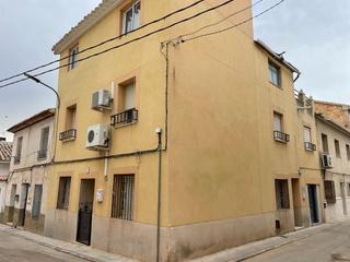 Casa a Cehegín. Se vende casa en la zona del atrio del convento, vivienda con mu
