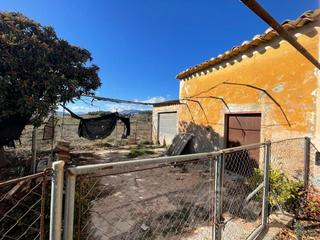 Maison à Cehegín. Se vende casa para restaurar con parcela de regadío de unos 2.00