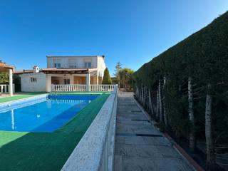 Lloguer Xalet a Calle santa isabel 9. Se alquila chalet listo para entrar a vivir 5 dormitorios, 3 bañ