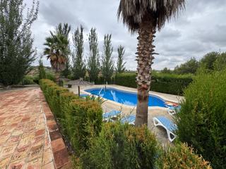 Chalet en Calle santa isabel 1. chalet de ensueo con piscina y parcela en plena naturaleza  