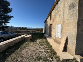Fondo rustico in N/a. Finca de regadío con cortijo y almacenes gran oportunidad de inv
