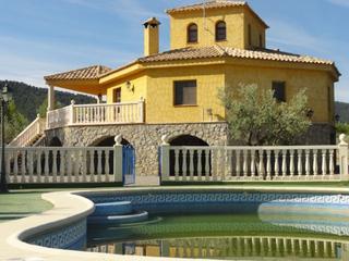 Miete Chalet in Bullas. Se alquila espectacular chalet de campo en bullas, el chalet est