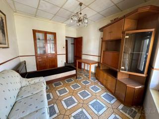 Casa a Cehegín. Se vende apartamento de 1 dormitortio, casa 4 dormitorios y loca