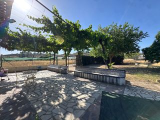 Chalet in Cehegín. ?? finca con casa t nave de 250m2 aprox sitio con encanto a solo