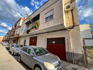 Casa  Calle francisco galindo. ?? amplia vivienda con cochera, patio y dos terrazas en una de l