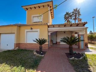 Affitto Chalet in Avenida de la glorieta 5. Churra. chalet de 4 dormitorios amueblado.