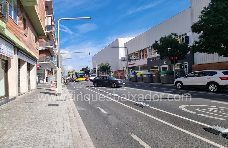 Foto d5d936d9-8e81-4141-93f6-9d942d359c09. Business premise with heating in Passeig Maragall Gavà