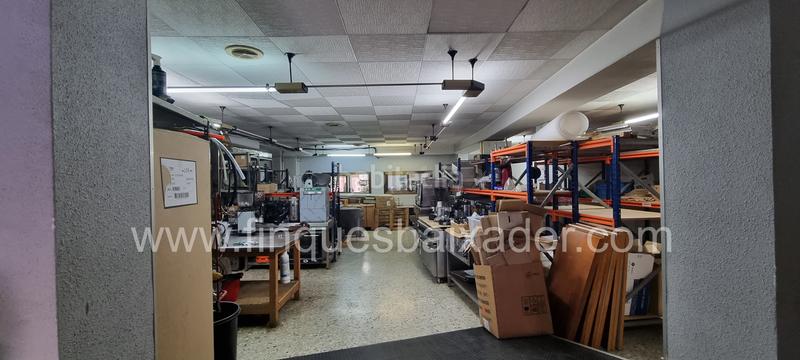 Foto b46c8cde-4896-426a-9b34-6685f400e206. Local comercial en Passeig Maragall Gavà