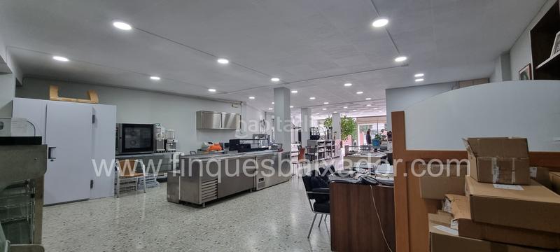 Foto 88af822f-5adb-4501-aee5-40a8447d7930. Local commercial avec chauffage dans Passeig Maragall Gavà