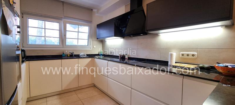 Foto 14881510-ff78-4b02-ac7f-72d7ffd82f6f. Semi detached house with heating parking pool in Gava Mar Gavà