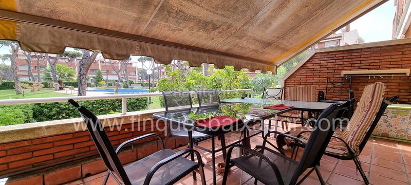 Foto 1e093eaf-9ddf-4f6c-b87d-8d1ef61f62ae. Semi detached house with heating parking pool in Gava Mar Gavà