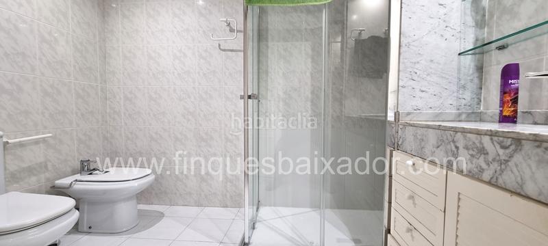 Foto 3d295e4e-f027-4cab-8133-a808a4243b3f. Semi detached house with heating parking pool in Gava Mar Gavà