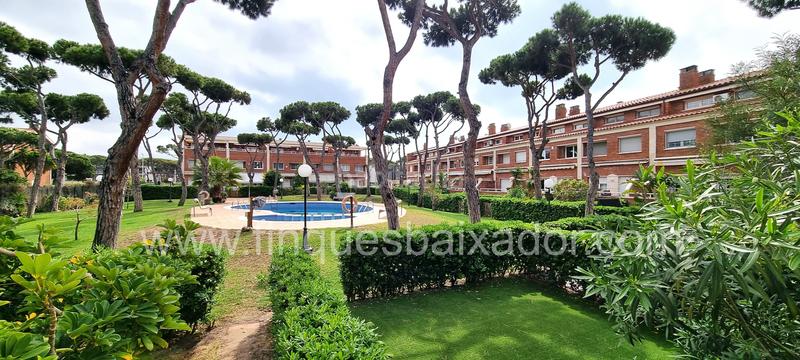 Foto 7bfd9ac0-bd26-4762-adb5-968079e8c911. Semi detached house with heating parking pool in Gava Mar Gavà