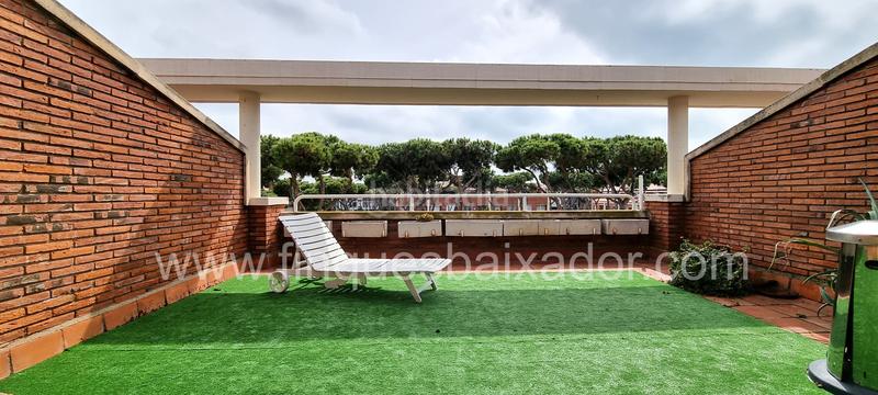 Foto 8f828c2d-ba24-4128-b7d9-e606707cb625. Semi detached house with heating parking pool in Gava Mar Gavà