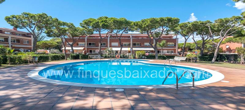 Foto b8a86528-8dfb-42ff-a2a7-c863e3e8062d. Semi detached house with heating parking pool in Gava Mar Gavà