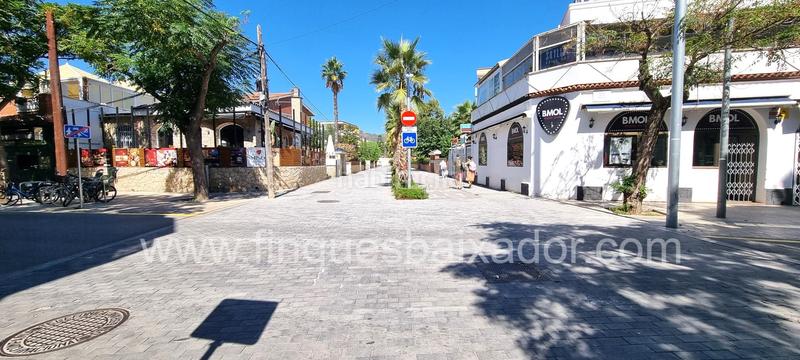 Foto 13dcd2a1-25f8-4ddd-a60d-ef2eae13d80a. Traspaso local comercial en Lluminetes Castelldefels