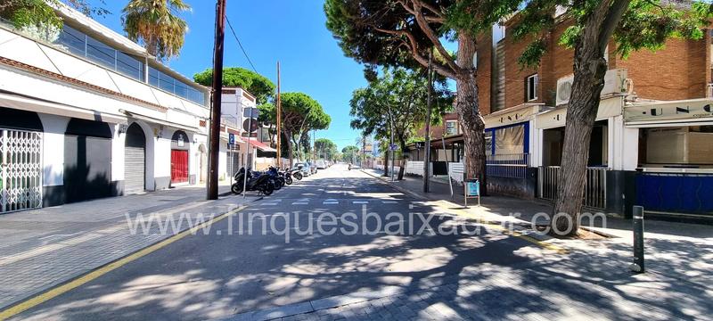 Foto a1a607a5-0f6e-452c-b7f5-dd3544a2b7c0. Trapasso locale commerciale con riscaldamento in Lluminetes Castelldefels