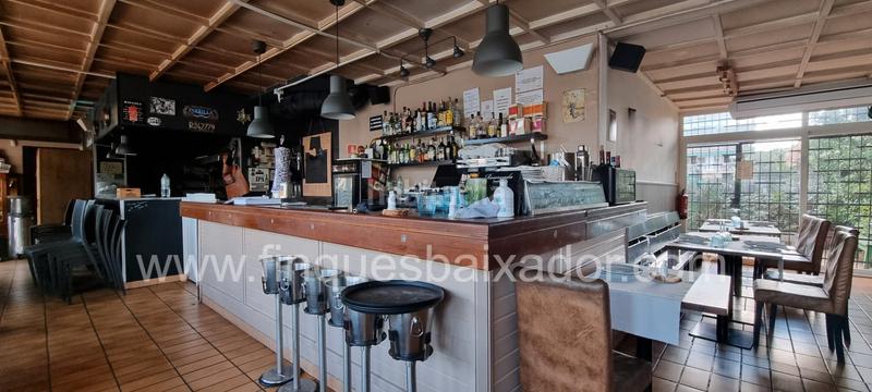 Foto 0f9e218c-0b0e-4f29-ba83-14d6cecdb23c. Transfer business premise with heating in La Pineda Castelldefels