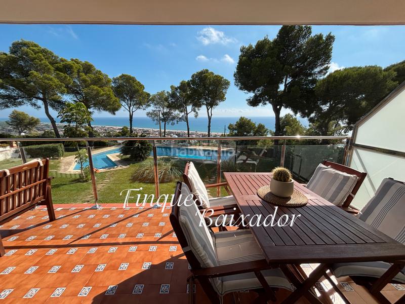 Foto 566de6f3-79f3-4f6b-a3f1-0ff3c58cf70a. Alquiler piso ¡precioso piso de 2 habs. con impresionantes vistas al mar y montaña! en Castelldefels