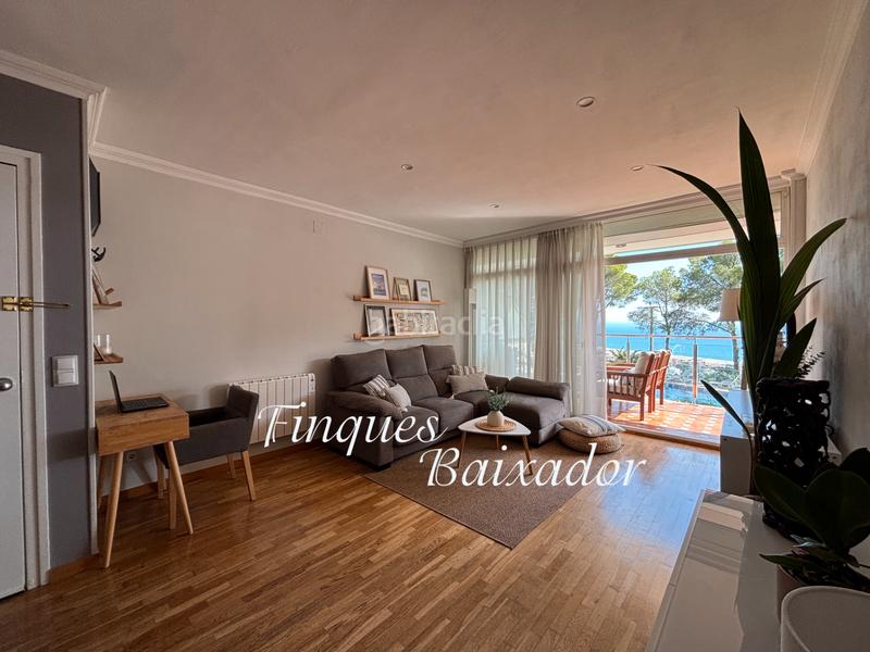 Foto 9ed71907-d4f2-47f4-abc0-37a9c9c68ec6. Alquiler piso ¡precioso piso de 2 habs. con impresionantes vistas al mar y montaña! en Castelldefels