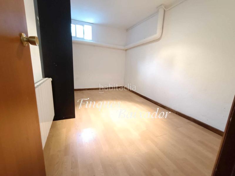 Foto 1f55c3fa-010a-4ad1-ba43-d0ad872b9179. Casa adossada amb xemeneia calefacció aparcament piscina a Castelldefels