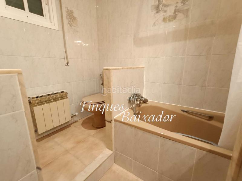 Foto 50406271-5983-4bb5-aef9-e422d1133946. Casa adossada amb xemeneia calefacció aparcament piscina a Castelldefels