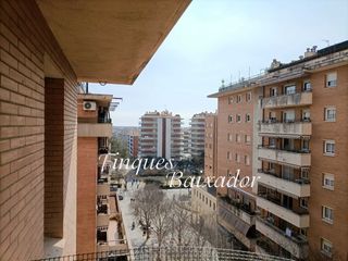 Flat  Passatge mercè rodoreda. ¡finques baixador presenta este piso en muntanyeta de 4 habs. y