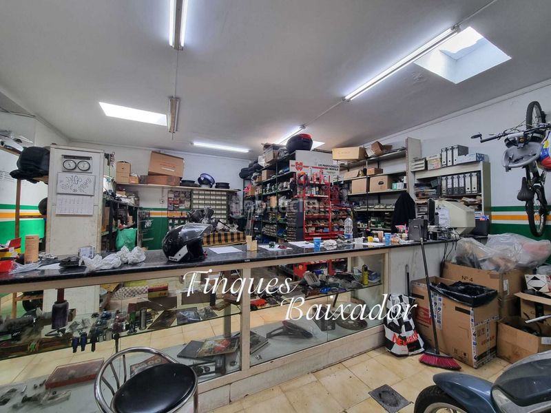 Foto d9a01250-9d1d-4dcd-ae7f-cc058d0f5316. Local comercial a Passeig Maragall Gavà