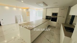 Etagenwohnung  Avinguda de gavà. ¡ finques baixador presenta este piso de 3 habs.en finca con asc