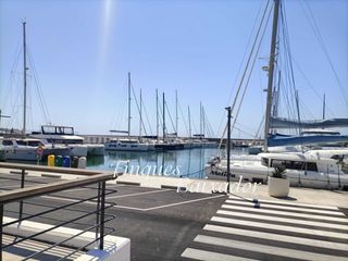 Traspàs Local Comercial a Port ginesta 210. ¡finques baixador presenta este restaurante en funcionamiento en