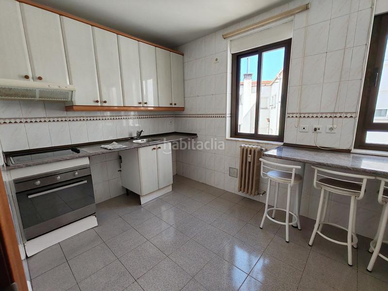 Foto b4d8acfd-dfe1-45fd-8e6d-c17aacad5067. Flat with heating in Carmelitas Salamanca