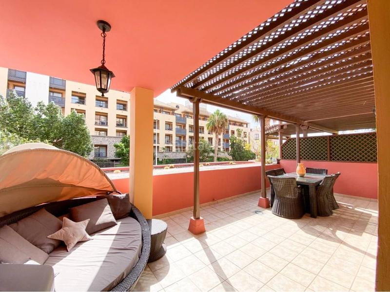 Foto 2a7a8d0e-52a1-4c05-ac4f-5825fa9e8e22. Apartament amb piscina a Playa del Duque Adeje