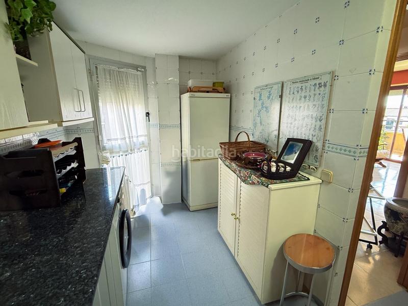 Foto ef12bb6d-0e63-41b5-b918-2a225aaf37f3. Piso en mossen jaume soler 23 piso de 3 habitaciones con terraza y piscina a 100 m del mar platja en Calafell