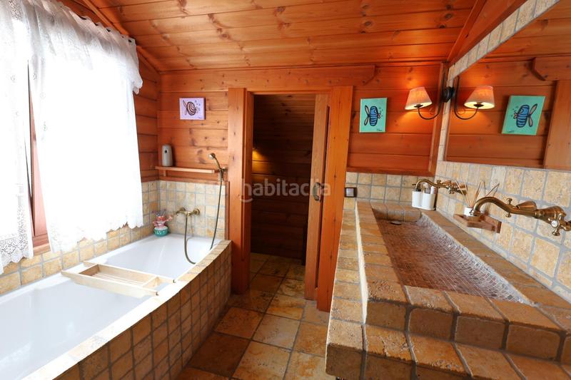 Foto 7fa43770-295e-4f8e-a71e-7522343e6d59. Casa  independiente con piscina urb. els boscos en Banyeres del Penedès