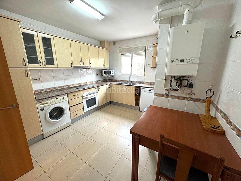 Foto f8aa2708-c5d1-42d1-be5b-f9884c8148f7. Piso gran piso 140mts de 4 habitaciones parking y trastero en el vendrell en Vendrell (El)