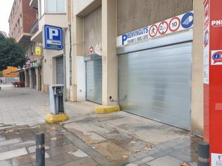 Aparcament cotxe  Calle jaume carner. Plaza de parking en el centro