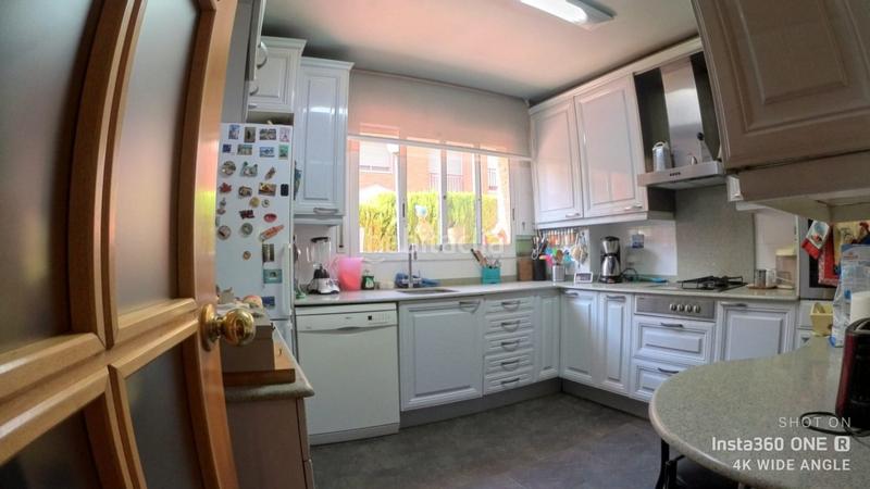 Foto 98be6e9f-450b-495e-b630-c2c3f41f7a88. Reihenhaus mit heizung parking pool in Coll Favà Sant Cugat del Vallès