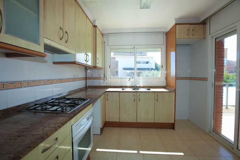 Foto f92b984c-61a3-48bb-96ee-8a7b10411d5f. Casa amb calefacció aparcament a Ciutat jardí Bonanova Calafell