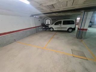 Parking coche  Lleida. Centro comercial de torredembarra junto pere badia