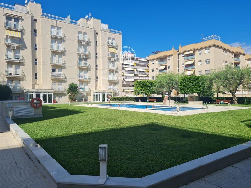 Foto cc2d0e19-b5cc-45c4-af78-fd82b743fb26. Pis amb piscina a L´Estany Calafell