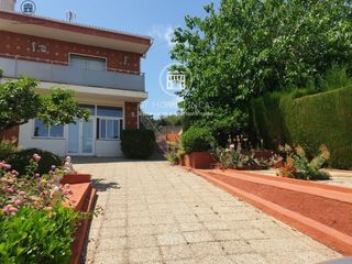 Casa  Zinnia. Alquiler temporal de vivienda en planta segunda