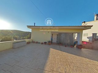 Chalet  Claudio coello. Chalet en venta en la bisbal del penedes