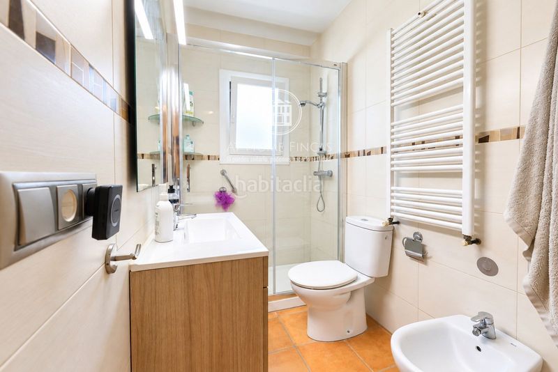 Foto bc8e8779-c12e-4605-8dd2-7d3f5ede6d9a. Xalet amb calefacció aparcament piscina a Calafell park Calafell