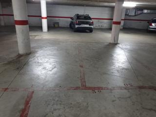 Aparcament cotxe a Centre. Se vende plaza de parking