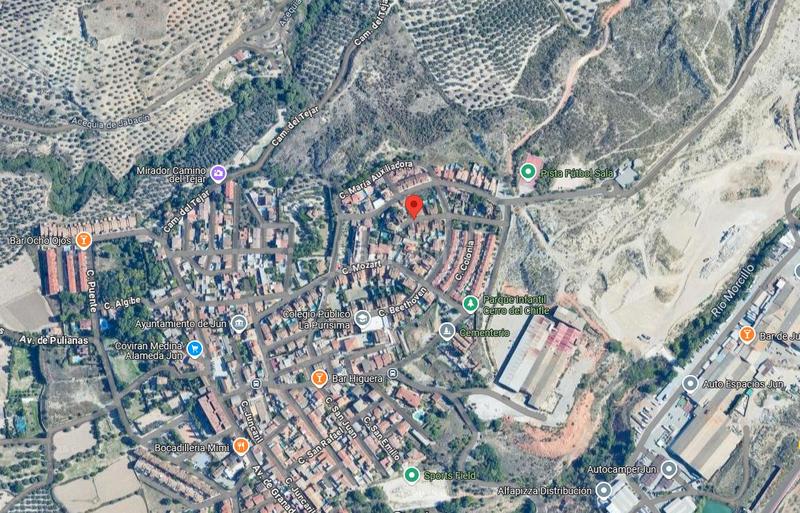 Foto 76ed0769-d613-4fd0-9ccf-0513f68ae9df. Casa adossada a Jun