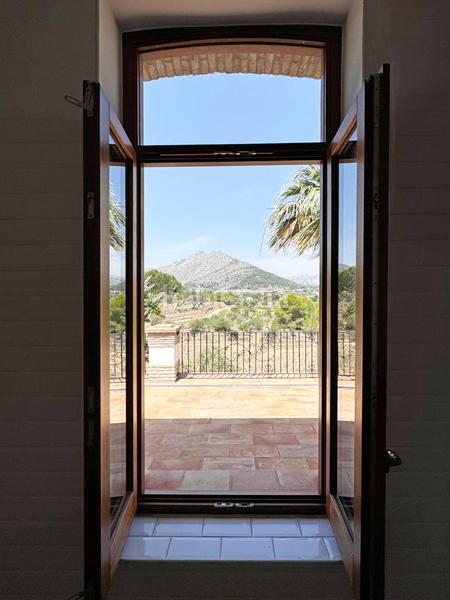 Foto 4b3ed755-8284-48e7-bf63-1f00bfa2a32f. Casa palacete a la venta! en Parcent